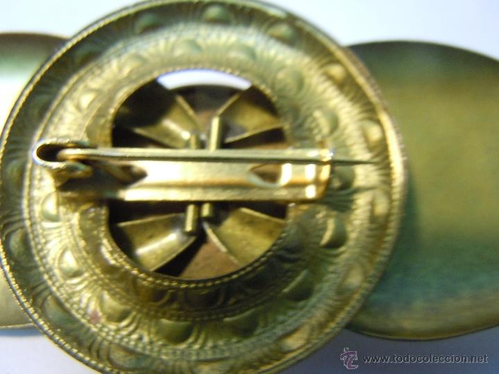 Segunda mano: BROCHE DE LATON A&Ntilde;OS 60 - Foto 2
