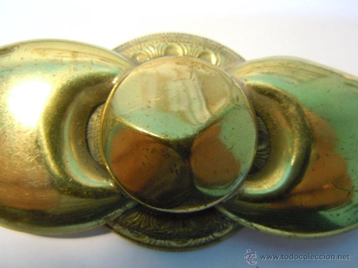 Segunda mano: BROCHE DE LATON A&Ntilde;OS 60 - Foto 4