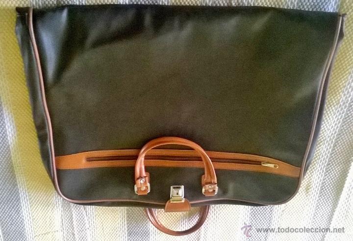 Portafolio/Portatraje Lona Beige – Portafolios – Portatrajes – Rogers Boots