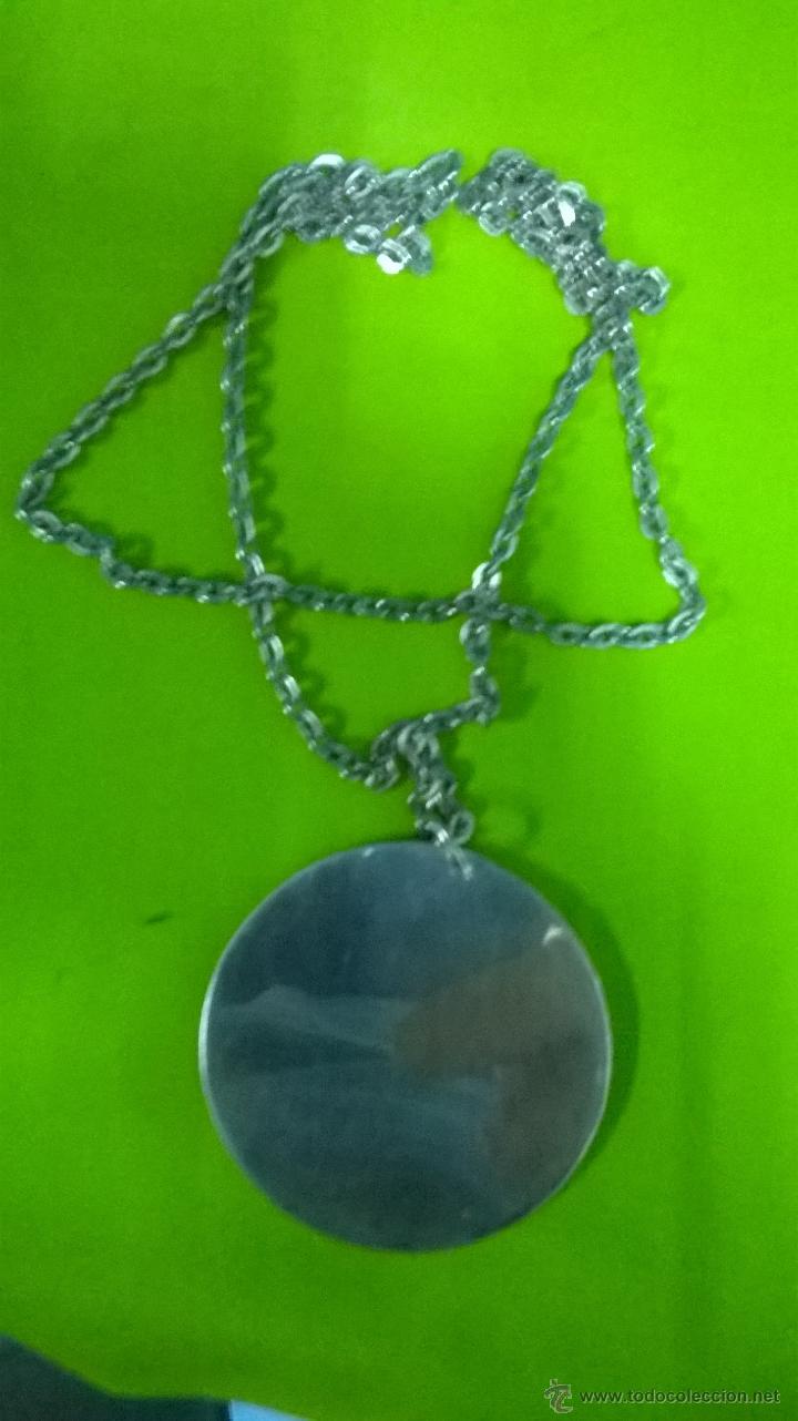 Segunda mano: MEDALLON METAL PLATEADO. - Foto 2