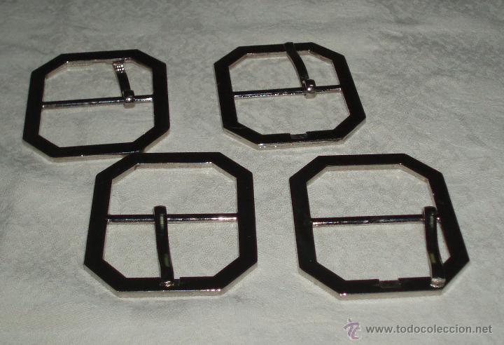 Segunda mano: cuatro hebillas plateadas para cinturon - Foto 1