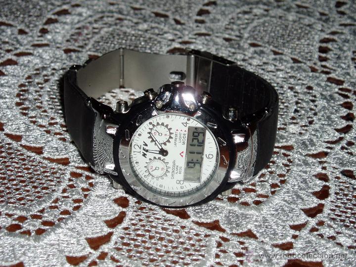 Segunda mano: Reloj NEV Cronograph Anal&oacute;gico y Digital - Foto 2