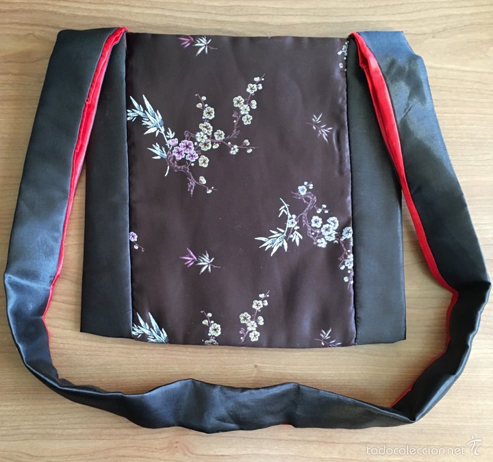 Segunda mano: Bolso bandolera en seda - Foto 1