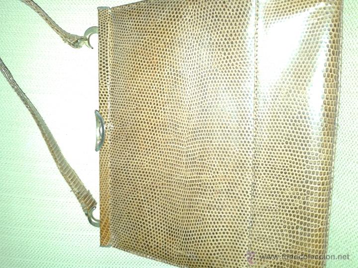 Segunda mano: bolso serpiente color beige - Foto 1