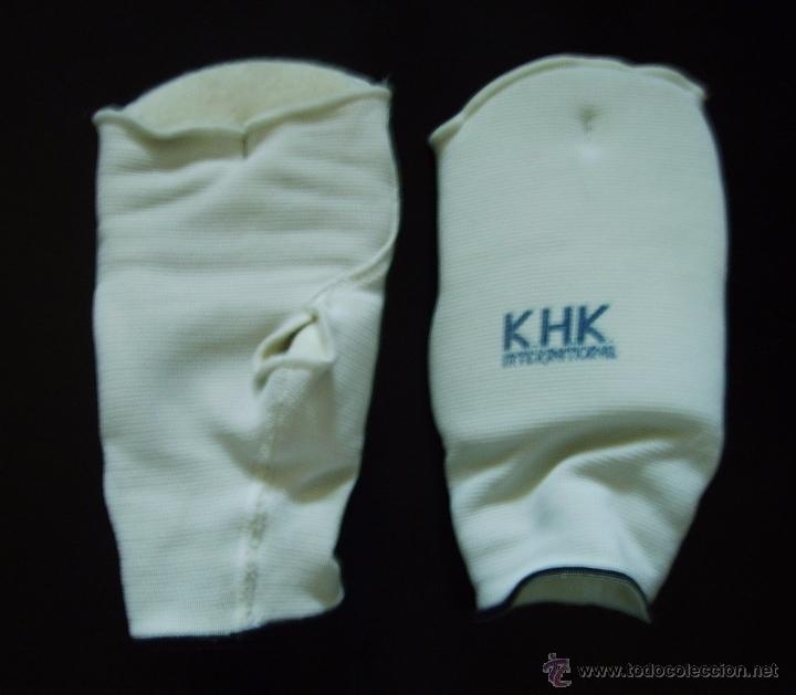 Segunda mano: LOTE DE CINTURONES DE K&Aacute;RATE Y GUANTES - Foto 2