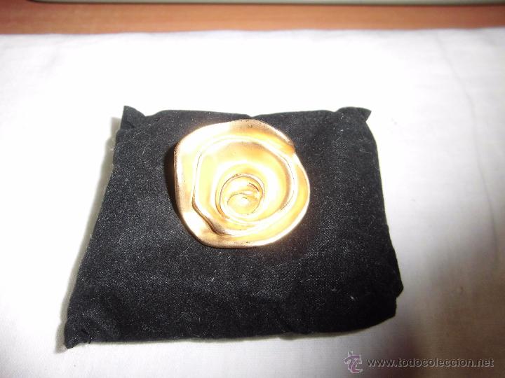Segunda mano: BROCHE DE METAL DORADO KERASTASE PARIS - Foto 5