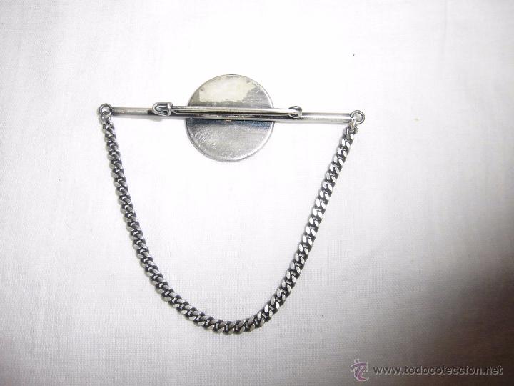 Segunda mano: BROCHE DE METAL CON CADENA - Foto 3