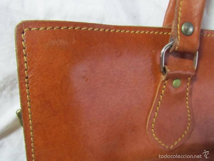 Segunda mano: Cartera de cuero con asas - Foto 4