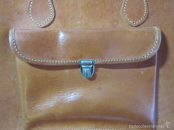 Segunda mano: Cartera de cuero con asas - Foto 5