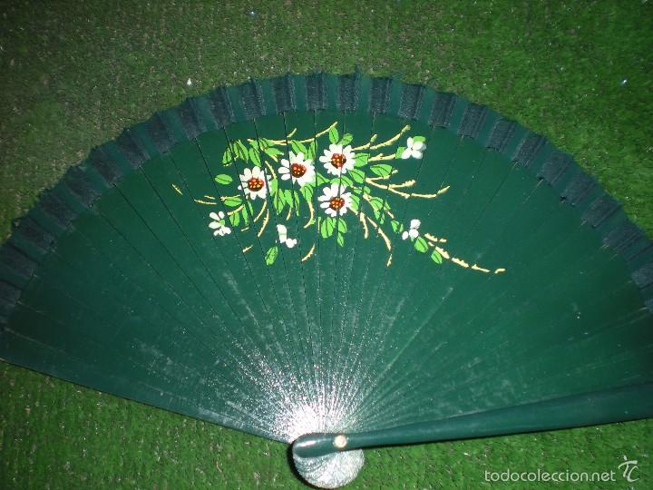 Segunda mano: ABANICO VERDE CON FLORES - Foto 1