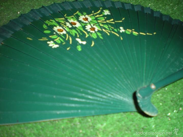 Segunda mano: ABANICO VERDE CON FLORES - Foto 2