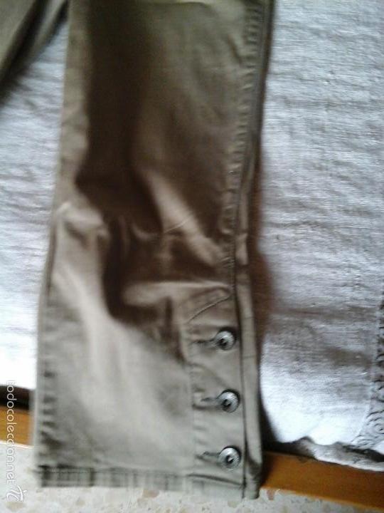 Segunda mano: detalle con botones - Foto 4