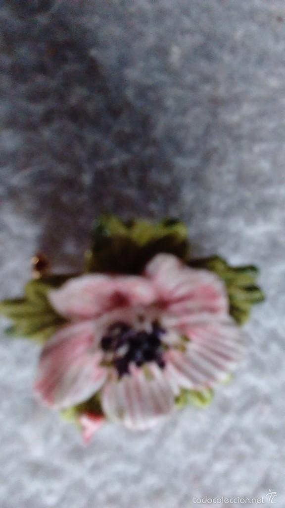 Segunda mano: Broche de cer&aacute;mica de flor - Foto 4