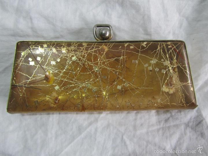 Segunda mano: Peque&ntilde;o bolso de pl&aacute;stico y metal - Foto 4