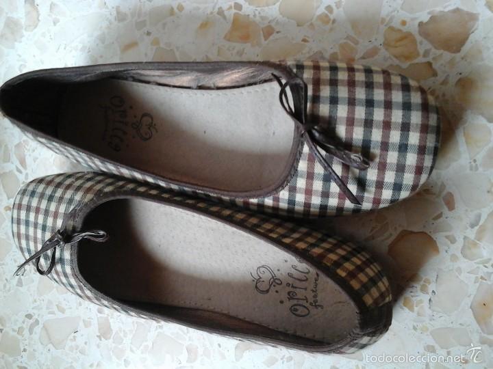 Segunda mano: Zapatos merceditas cuadros marr&oacute;n - Foto 3