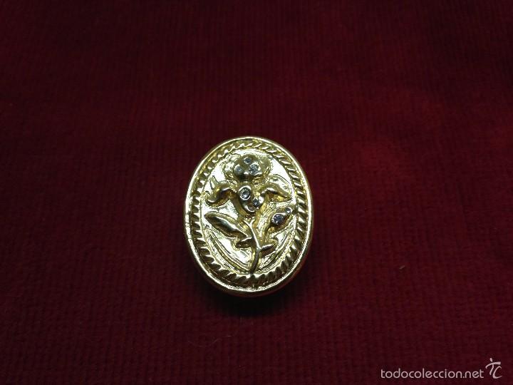 Segunda mano: BROCHE CON CRISTALES(K) - Foto 1