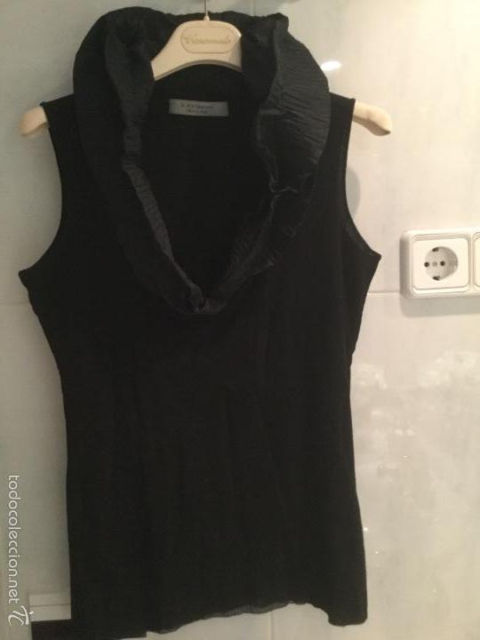 Segunda mano: PRECIOSA CAMISETA NEGRA - Foto 1