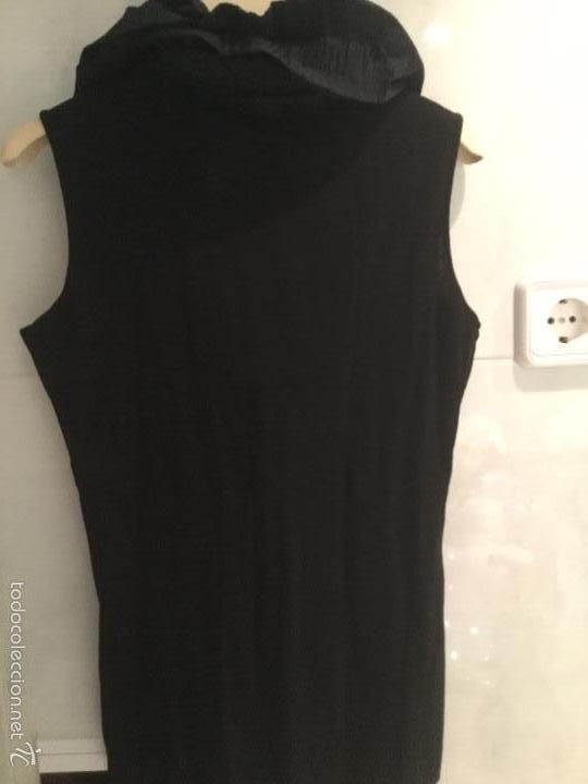 Segunda mano: PRECIOSA CAMISETA NEGRA - Foto 2