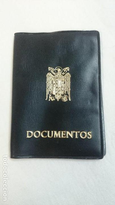 Segunda mano: CARTERA PORTA DOCUMENTOS CON ESCUDO DEL ANTIGUO R&Eacute;GIMEN - Foto 1