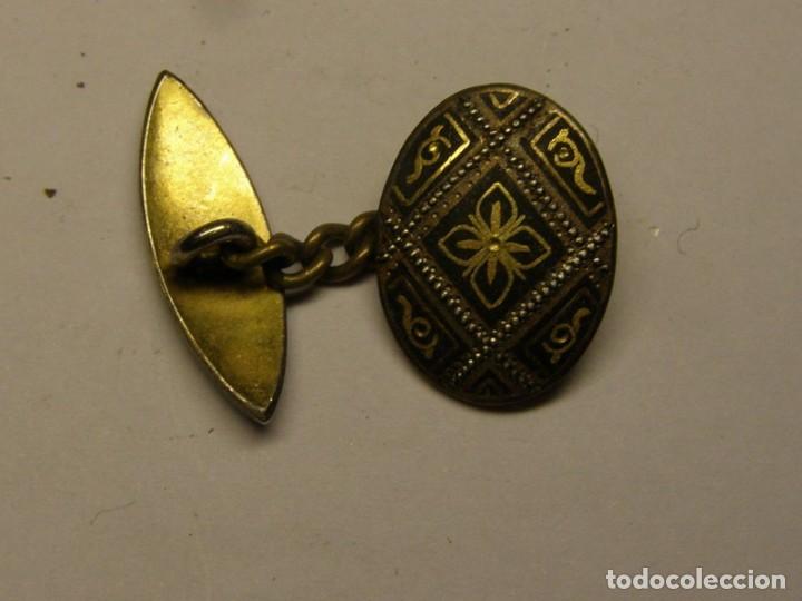 Segunda mano: Gemelo con damasquinado toledano. Acero y oro. - Foto 1