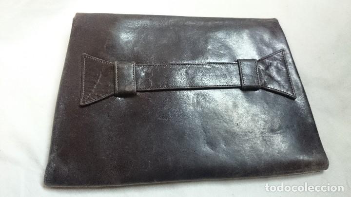 Segunda mano: BOLSO DE MANO VINTAGE DE PIEL - Foto 2
