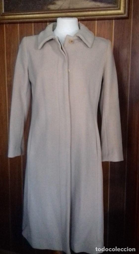 Segunda mano: ABRIGO COLOR CAMEL, . TALLA 38. - Foto 1