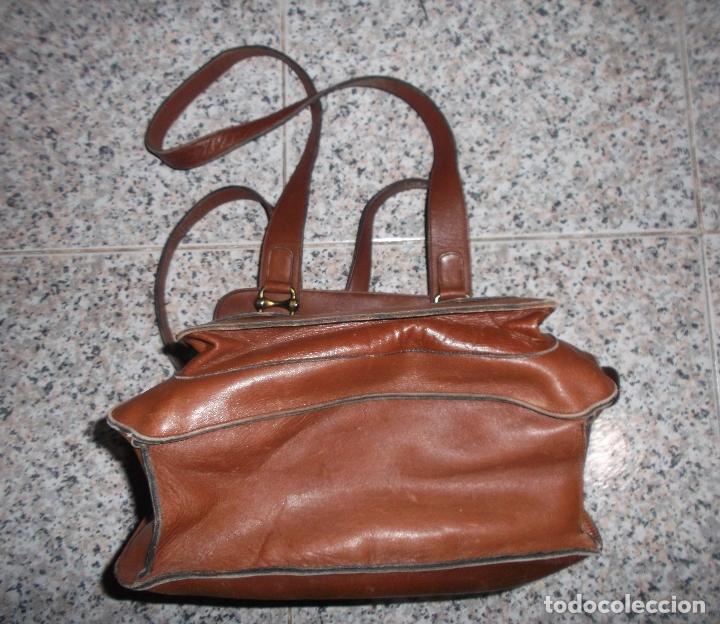Segunda mano: BOLSO DE SE&Ntilde;ORA DE CUERO MARRON. - Foto 3