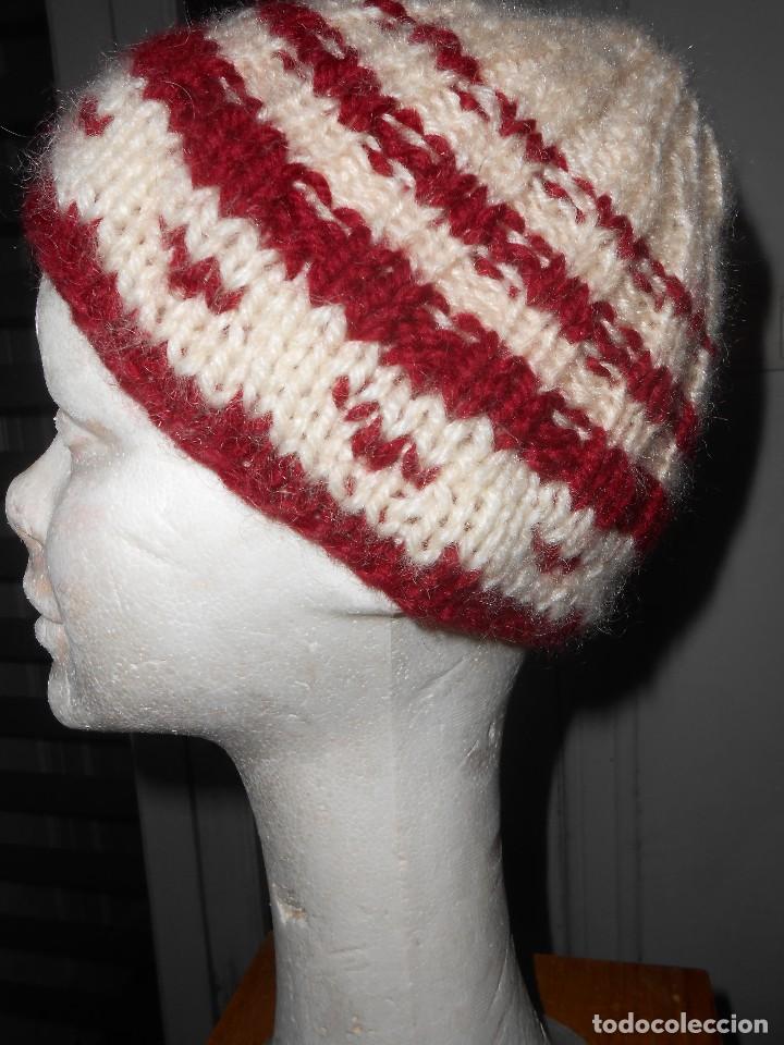 Segunda mano: GORRO DE LANA -Hecho a mano- - Foto 1