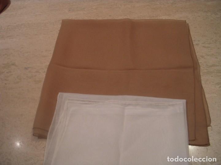 Segunda mano: 2 pa&ntilde;uelos lisos - Foto 1