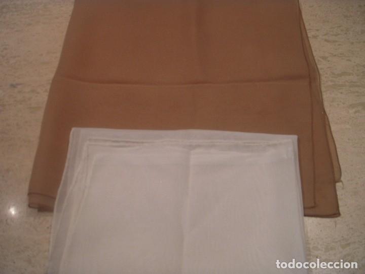 Segunda mano: 2 pa&ntilde;uelos lisos - Foto 3
