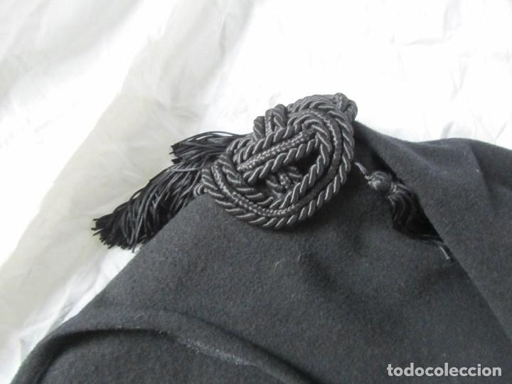 Segunda mano: Preciosa capa de pa&ntilde;o negro - Foto 4