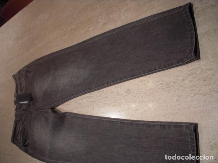 Segunda mano: Pantal&oacute;n SUPERDRY, sin estrenar - Foto 3