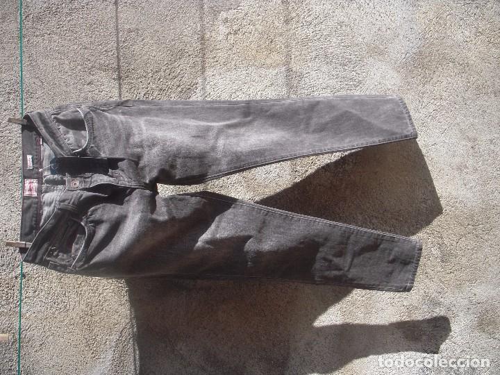 Segunda mano: Pantal&oacute;n SUPERDRY, sin estrenar - Foto 11