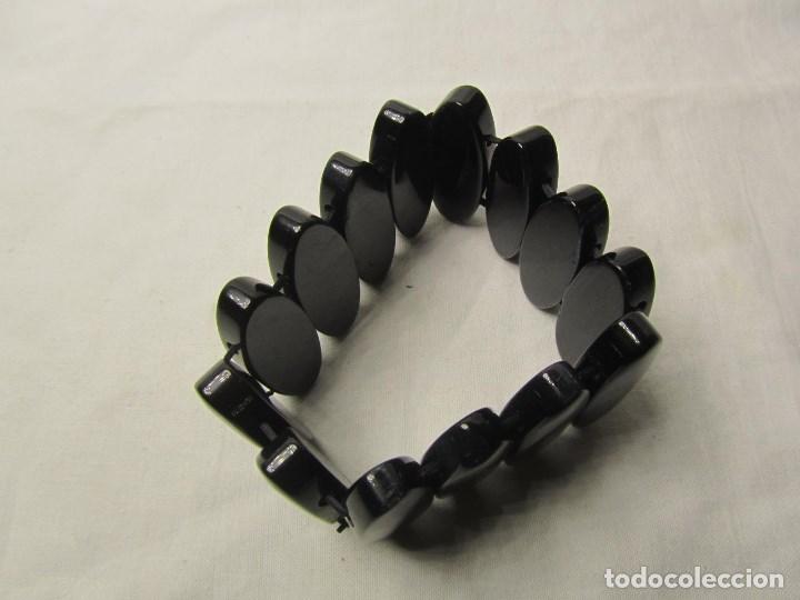 Segunda mano: Pulsera de cuarzo ojo de halc&oacute;n. Sistema de gomas - Foto 3
