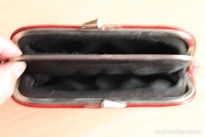 Segunda mano: MONEDERO VINTAGE EN POLIPIEL - Foto 3