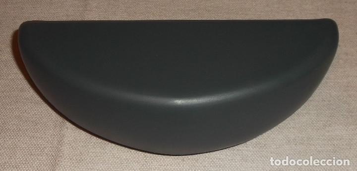 Segunda mano: funda para gafas rigida color gris - Foto 1