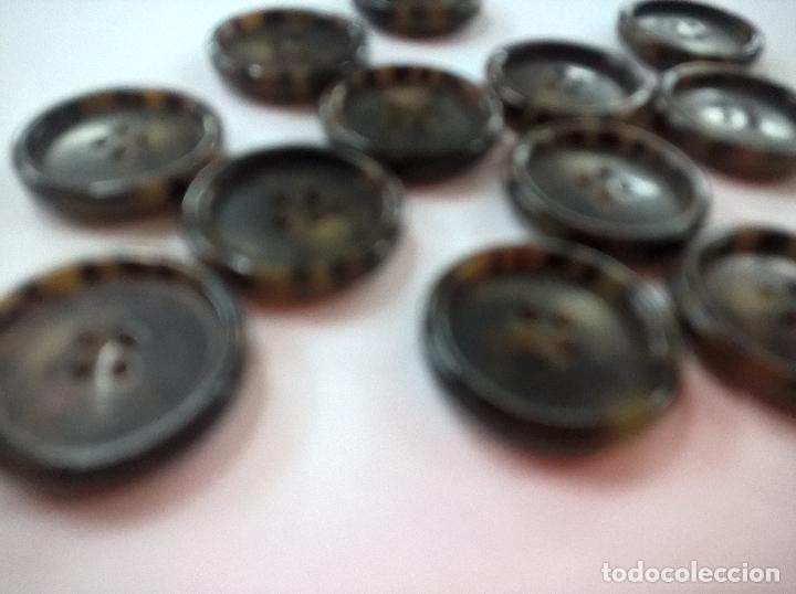 Segunda mano: 12 BOTONES -N - Foto 4