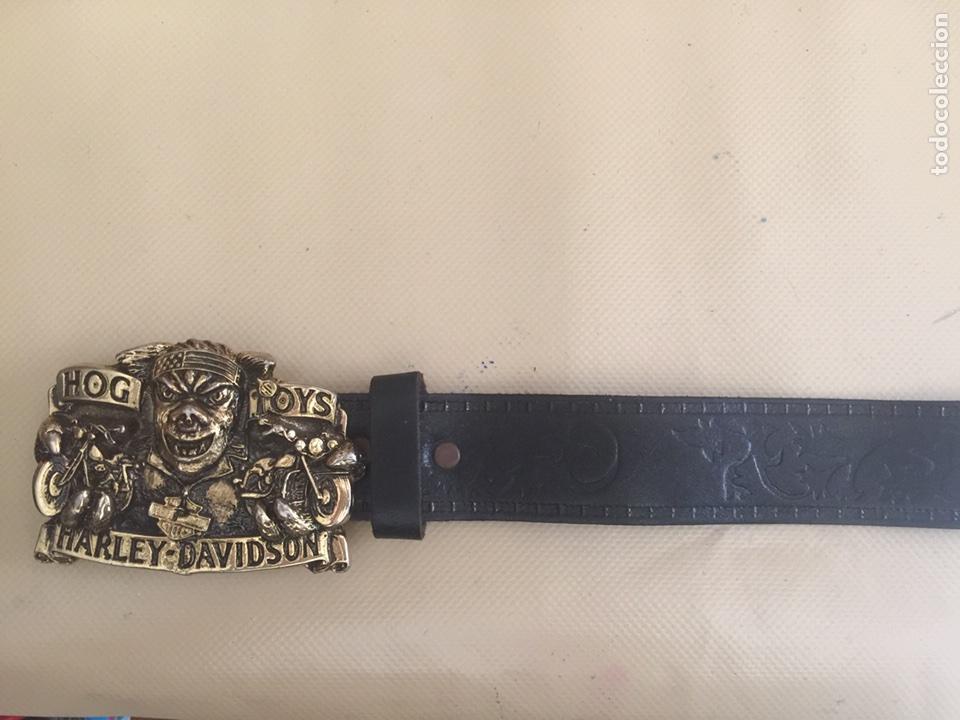 Segunda mano: HARLEY DAVIDSON. CINTUR&Oacute;N ORIGINAL CON CORREA DE CUERO REPUJADO. - Foto 4