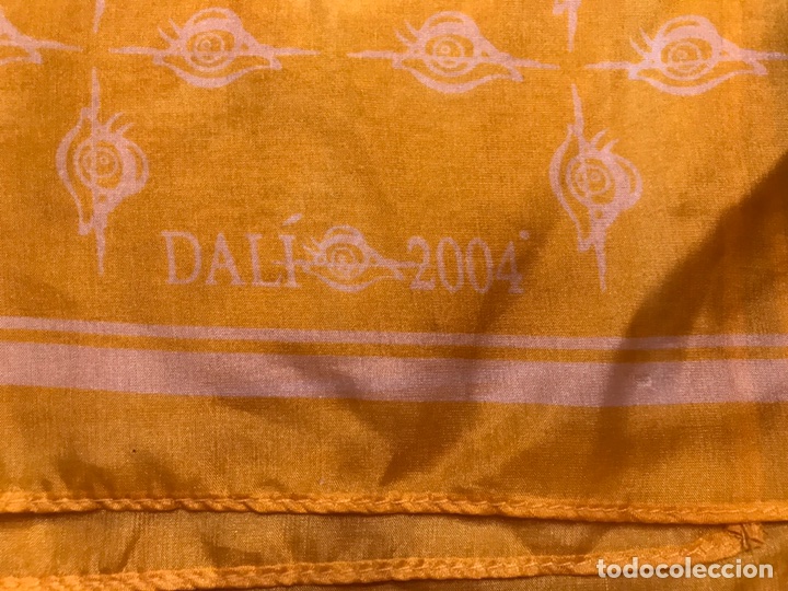 Segunda mano: DAL&Iacute; Pa&ntilde;uelo en SEDA. &rdquo;DALI 2004&rdquo; - Foto 1