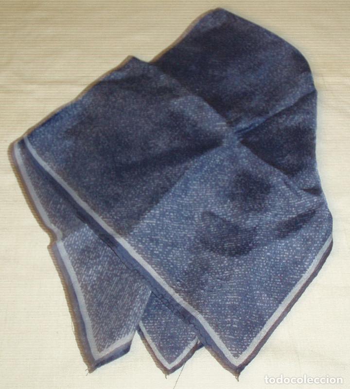 Segunda mano: pa&ntilde;uelo azul chispeado - Foto 1