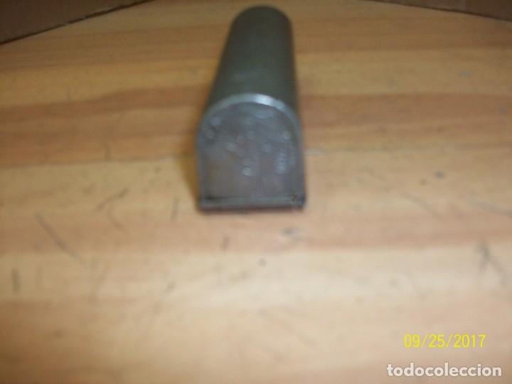 Segunda mano: ANTIGUO ESTUCHE PINTA LABIOS - Foto 2