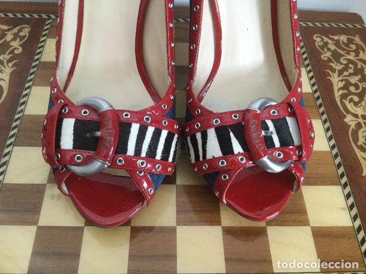 Segunda mano: ZAPATOS DE TAC&Oacute;N VAQUEROS GUESS TALLA 40 - Foto 2