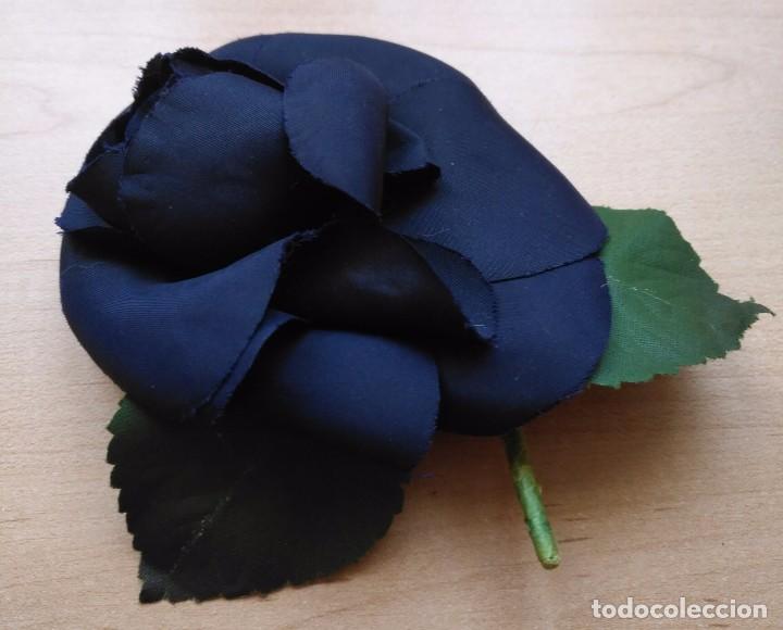 Segunda mano: Complemento flor con hojas para sombrero o solapa ropa - Foto 2