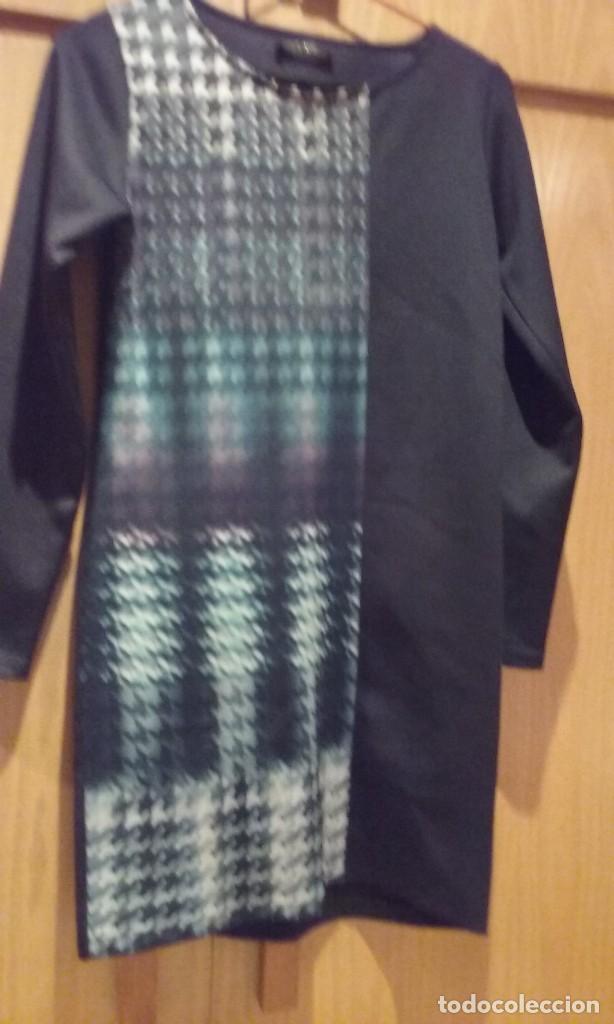 Segunda mano: VESTIDO  NEGRO CON COMBINACI&Oacute;N DE CUADROS - Foto 2