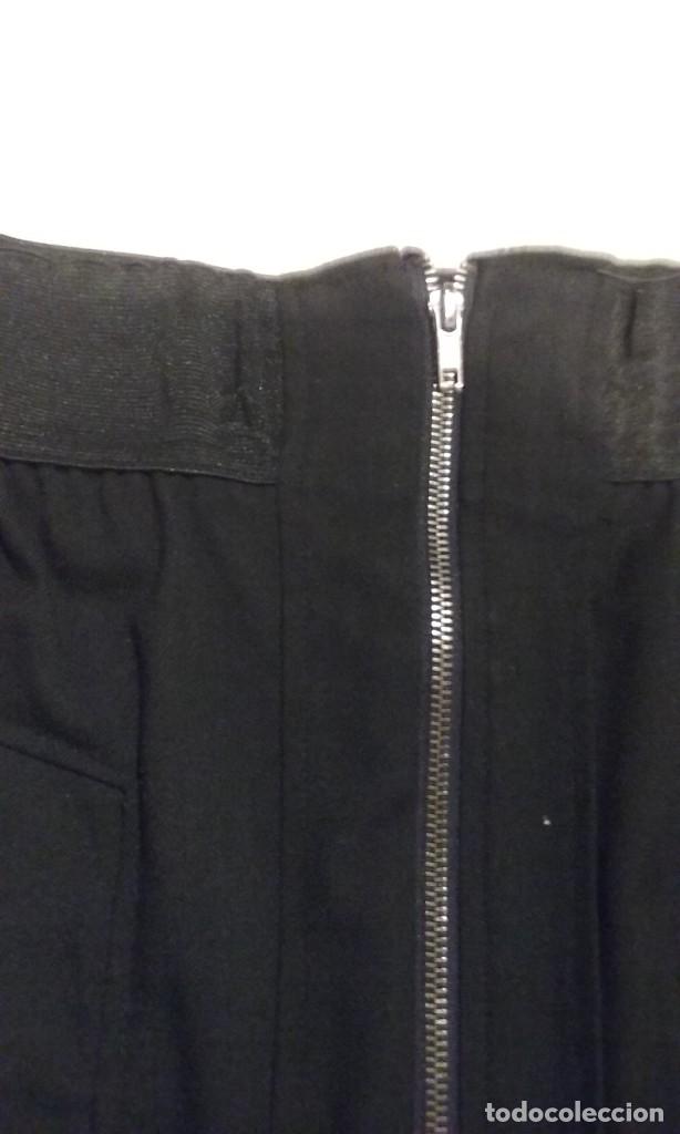 Segunda mano: Falda negra con cremallera ZARA - Foto 4