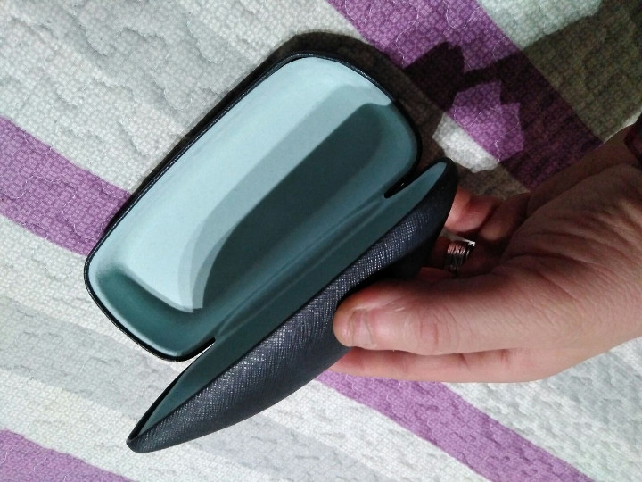 Segunda mano: funda de gafas tapa dura - Foto 2