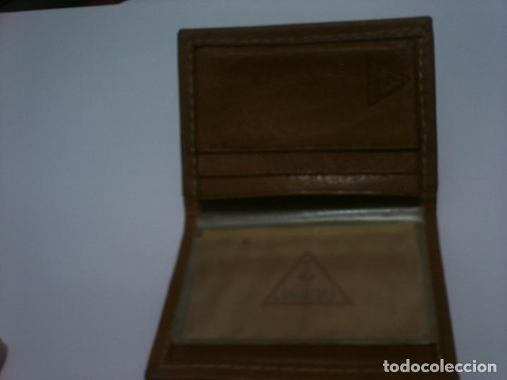 Segunda mano: CARTERA DE LA MARCA GUESS EN PIEL - Foto 3