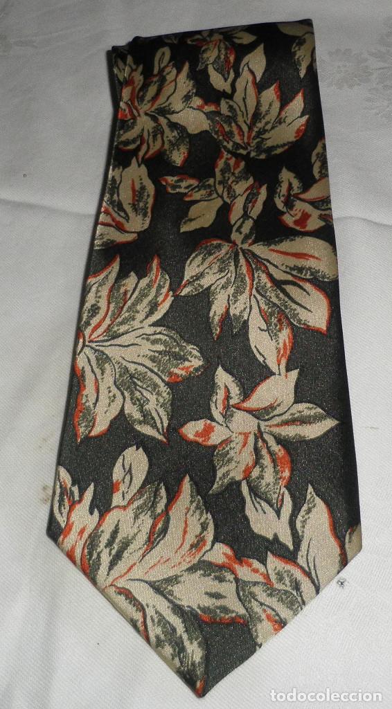 Segunda mano: corbata de polyester - Foto 1