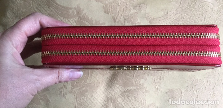 Segunda mano: CARTERA MONEDERO CHAROL GRANATE - Foto 5