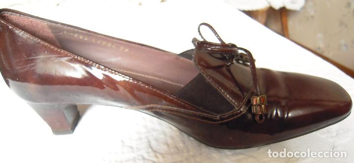 Segunda mano: Mocasines de tac&oacute;n talla 39 - Foto 1